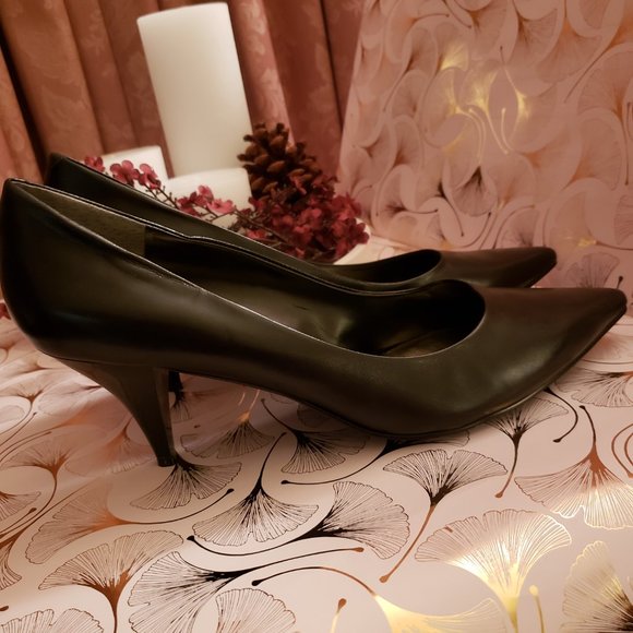 Nine West Black Leather Classic Heels Size 9M - Picture 9 of 11